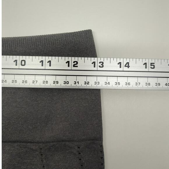 Fabletics Compression Leggings Gray Cut Out Size Small - Picture 6 of 9